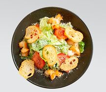 Салат Цезарь с креветками