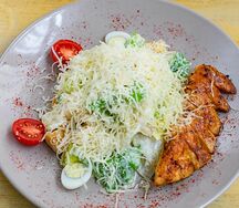 Цезарь с курицей по-домашнему / Homemade Caesar with chicken