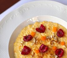 Пшённая каша с тыквой и малиной