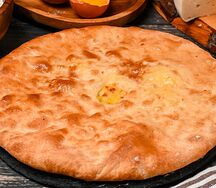Осетинский пирог с картофелем и сыром