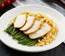 Куриная грудка с птитимом и зеленой фасолью