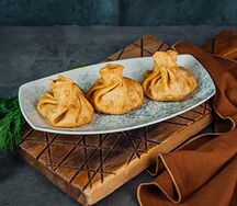 С красной рыбой жареные