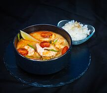Том ям с морепродуктами