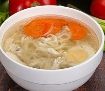 Куриный бульон с лапшой