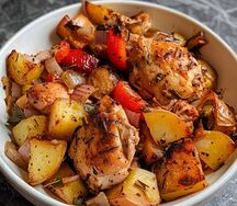 Жаркое по-домашнему с курицей в горшочке