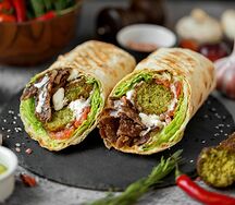 Шаурма с бараниной и фалафелем