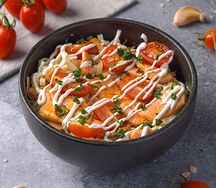 Лапша Удон с лососем в сливочном соусе