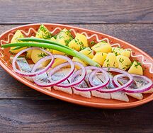 Сельдь с отварным картофлем