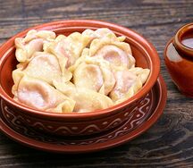 Фирменные вареники с малиной