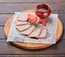 Язык говяжий отварной с пряностями