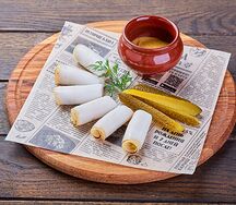 Крученики с салом и черемшой