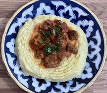 Гуляш с пюре