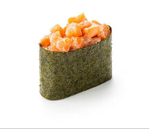 Острые суши с лососем