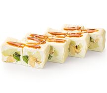 Сладкий ролл с карамельным соусом