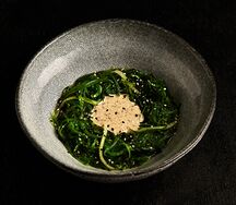 Салат чука с Ореховым соусом