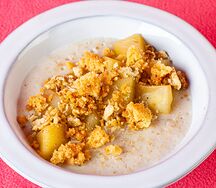 Овсяная каша с печеными яблоками