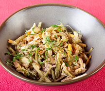 Салат с копченой индейкой