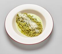 Спагетти с соусом песто