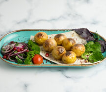 Молодой картофель на углях