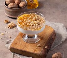 Мацони с белой черешней и грецкими орехами