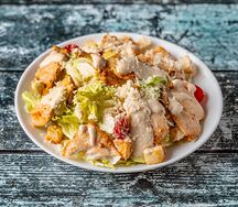 Салат Цезарь с курицей