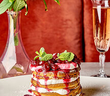 Панкейки с ягодами