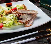 Цезарь с курицей