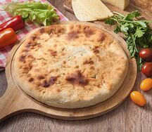 Пирог с сыром сулугуни