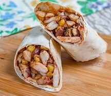 Буррито с курицей и кукурузой