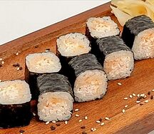 Мини-ролл с крабом спайси