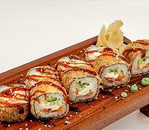 Горячий ролл с лососем