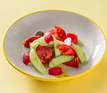 Салат овощи и ташкентские томаты