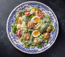 Цезарь с тигровыми креветками