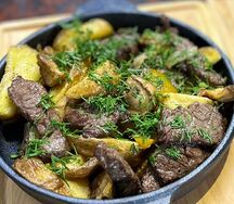 Сковородка со свининой