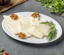 Грузинский сыр сулугуни