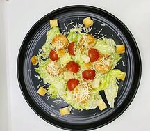 Салат Цезарь с креветкой