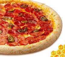 Пицца Пепперони с медом и халапеньо