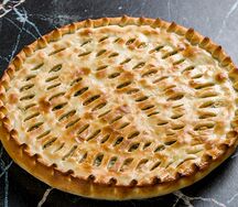 Пирог с семгой, сыром и шпинатом