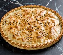 Пирог с мясом и грибами