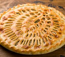 Пирог с семгой, картошкой с укропом