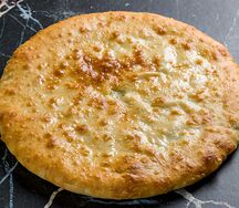 Пирог с индейкой, сыром и капустой