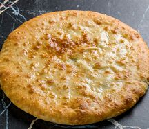 Пирог с индейкой, сыром и кабачками