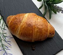 Круассан с карамелью