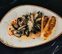 Черноморские мидии в соусе Том ям