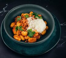 Ньокки в стиле болоньезе с молодой телятиной