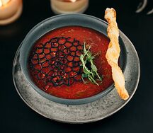 Гаспачо с вялеными томатами и гриссини