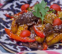 Жареха с овощами с курицей