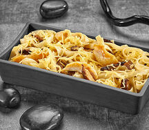 Удон с курицей под сливочным соусом