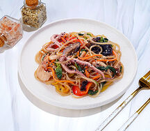 Бататовая лапша с морепродуктами