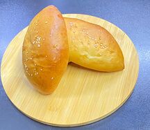 Пирожок печёный с капустой